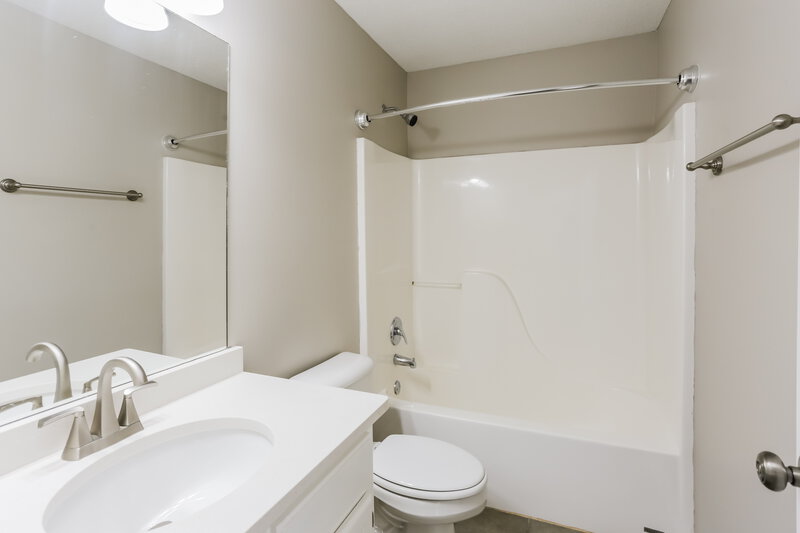 3,000/Mo, 1608 Drake Cv W Hernando, MS 38632 Bathroom View