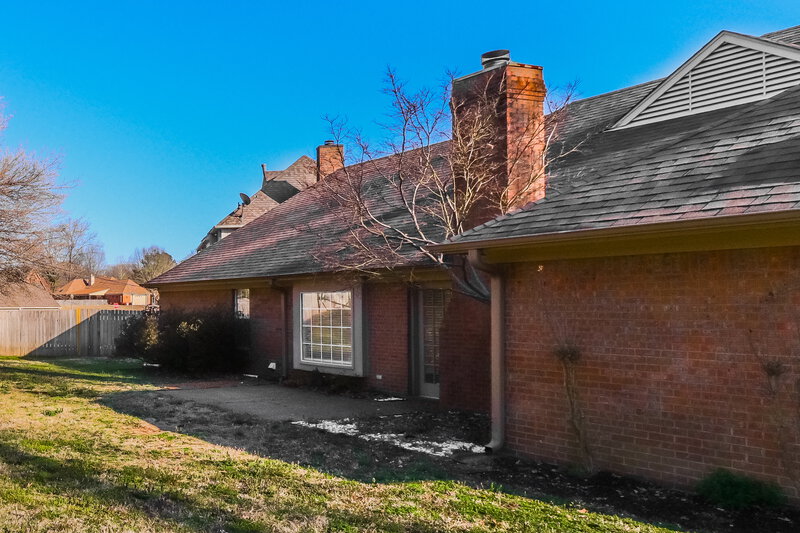 1,810/Mo, 7728 Clover Run Cv Memphis, TN 38016 Rear View