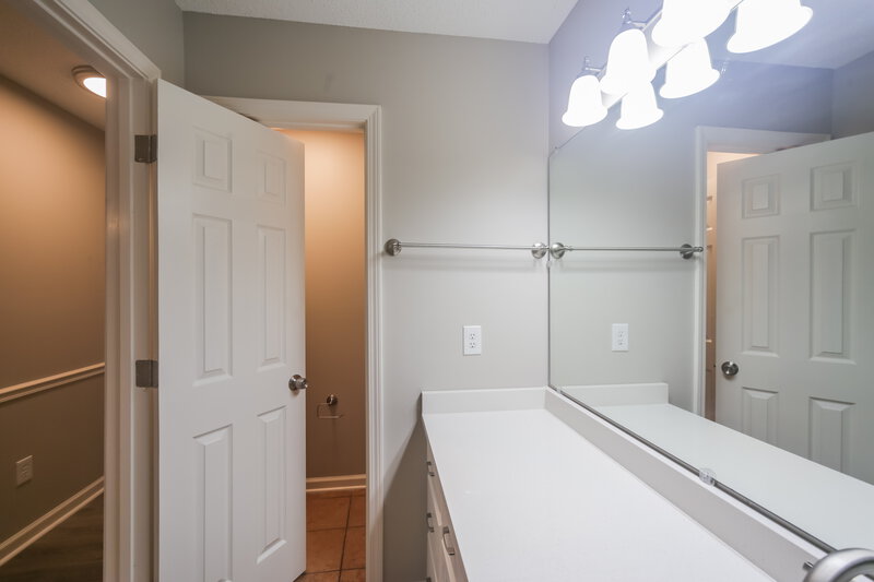 1,770/Mo, 9742 Dogwood Ct W Olive Branch, MS 38654 Bathroom View