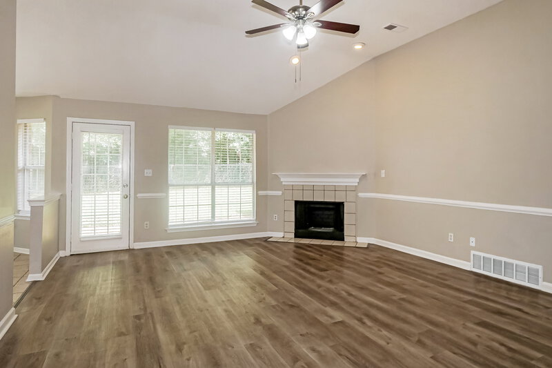 2,140/Mo, 5560 Mary Ln Arlington, TN 38002 Living Room View