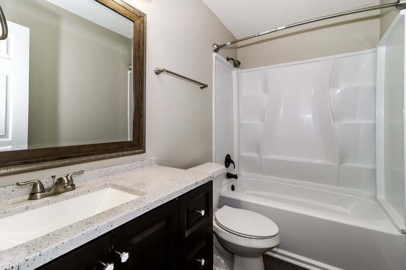 2,340/Mo, 5560 Mary Ln Arlington, TN 38002 Bathroom View