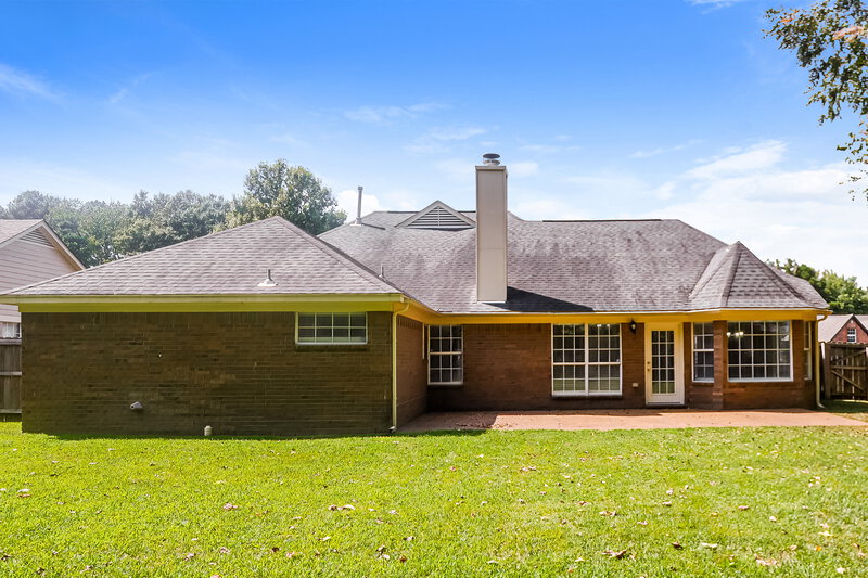 2,140/Mo, 5560 Mary Ln Arlington, TN 38002 Rear View