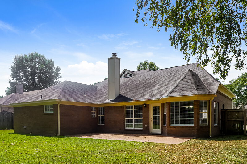 2,140/Mo, 5560 Mary Ln Arlington, TN 38002 Rear View 2