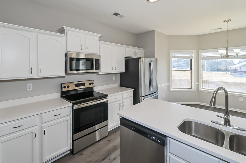 2,115/Mo, 7115 Pipe Dream Cv Southaven, MS 38671 Kitchen View 3