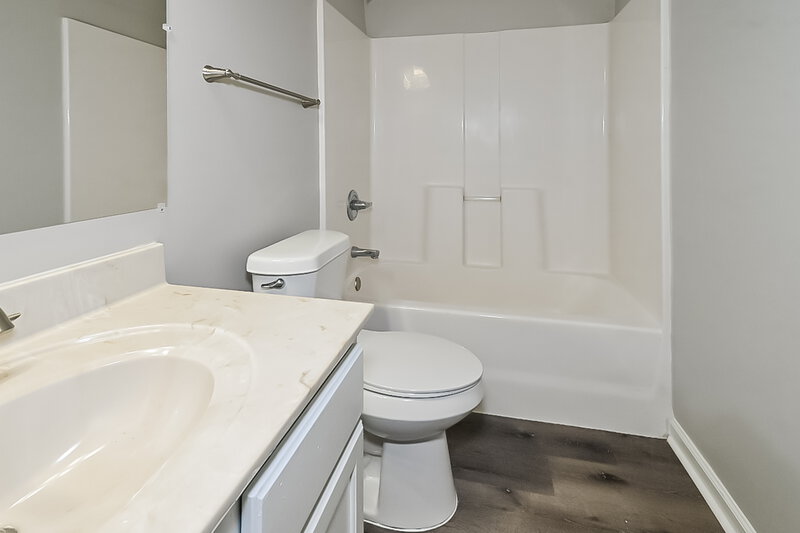 2,115/Mo, 7115 Pipe Dream Cv Southaven, MS 38671 Bathroom View
