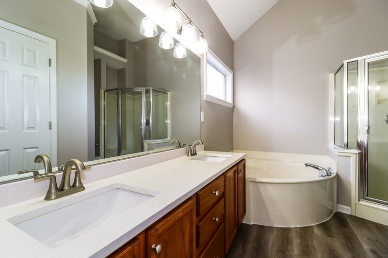 1,945/Mo, 2770 Java Dr Arlington, TN 38002 Main Bathroom View