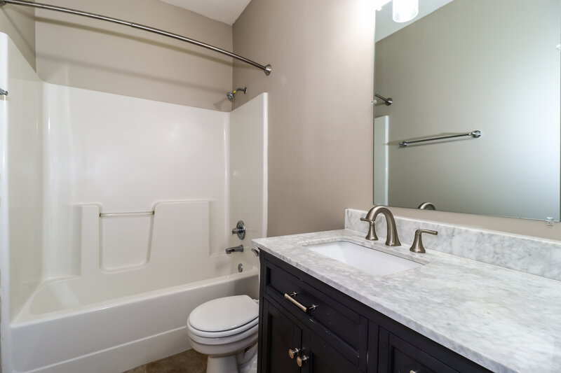 1,945/Mo, 2770 Java Dr Arlington, TN 38002 Bathroom View