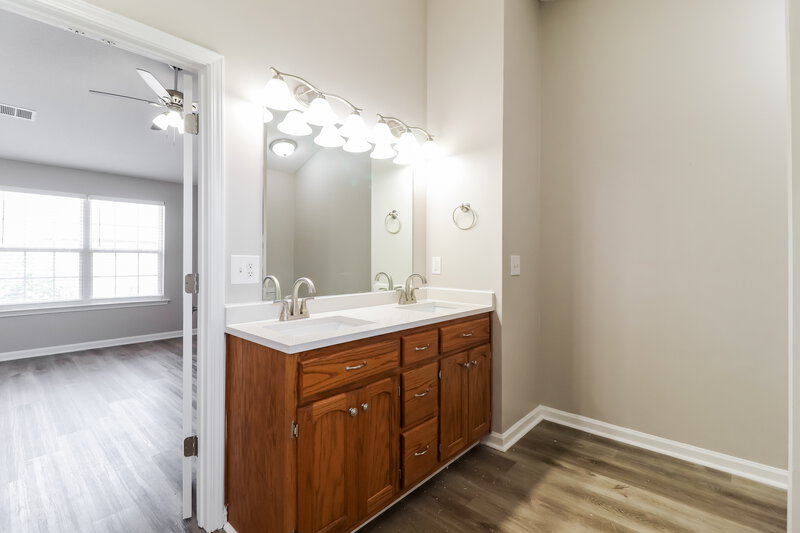 2,155/Mo, 2793 Oak Barn Ln Cordova, TN 38016 Main Bathroom View