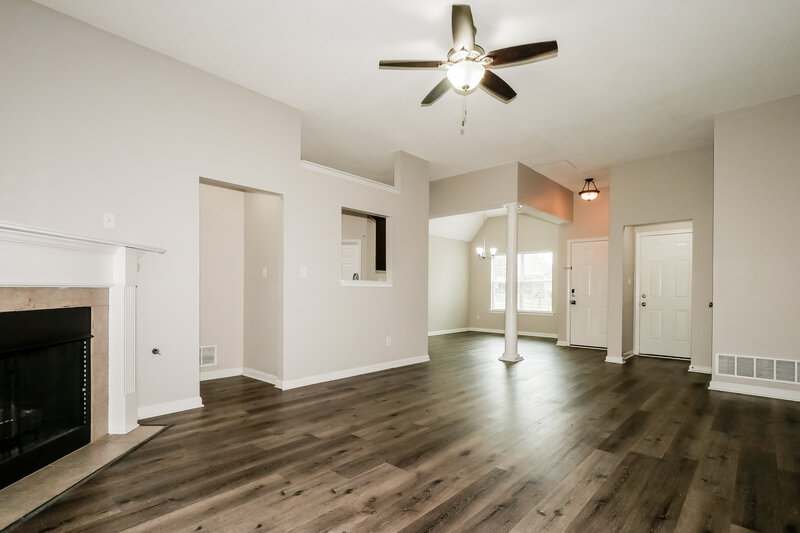 1,890/Mo, 7959 Ridgedale Dr Olive Branch, MS 38654 Living Room View 2