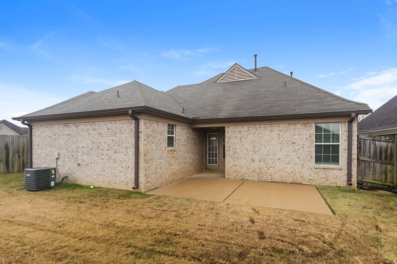 1,940/Mo, 7959 Ridgedale Dr Olive Branch, MS 38654 Rear View