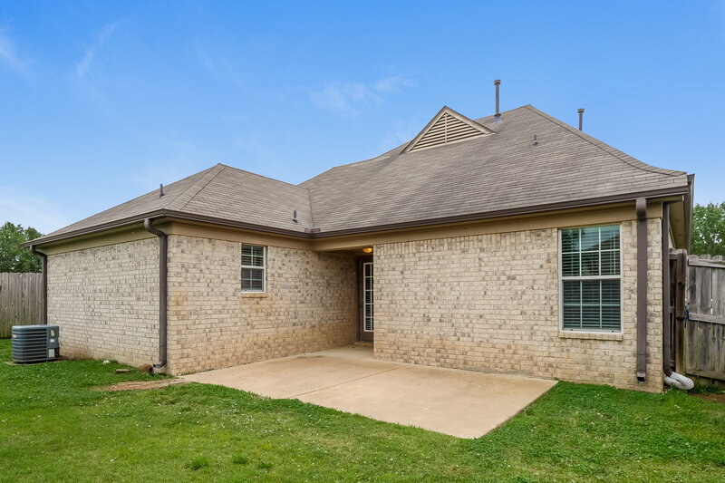 1,890/Mo, 7959 Ridgedale Dr Olive Branch, MS 38654 Rear View 2