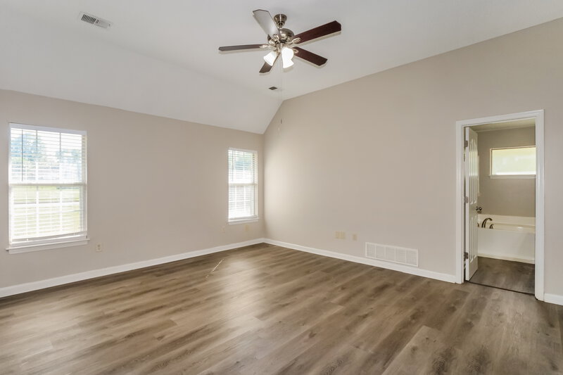 1,760/Mo, 4971 Trent Cv Bartlett, TN 38002 Main Bedroom View