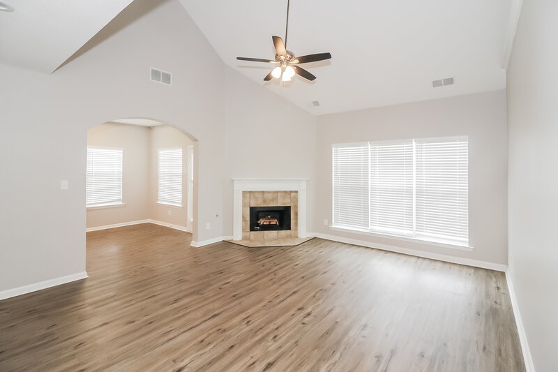 2,145/Mo, 4580 Covington Pike Memphis, TN 38135 Misc View 3