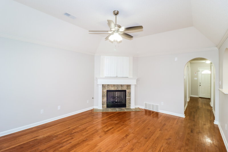 1,565/Mo, 10095 Cross Hill Dr Cordova, TN 38018 Living Room View