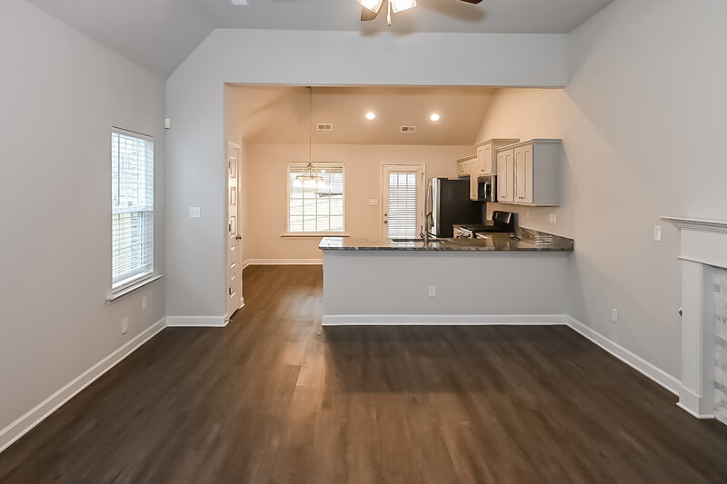 2,940/Mo, 8105 Aiden Rd Southaven, MS 38671 Living Room View