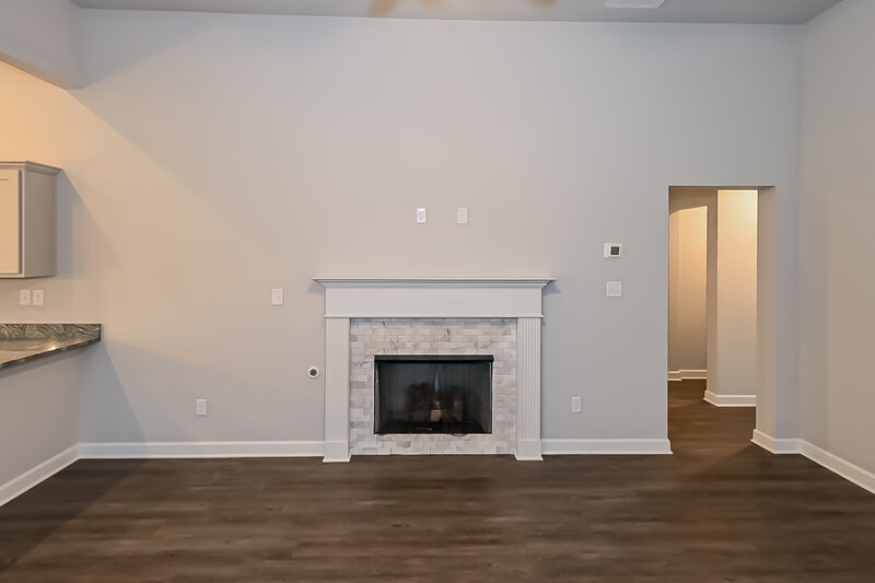 2,940/Mo, 8105 Aiden Rd Southaven, MS 38671 Living Room View 2