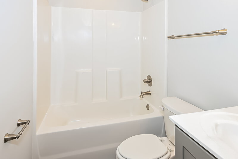 2,940/Mo, 8105 Aiden Rd Southaven, MS 38671 Bathroom View