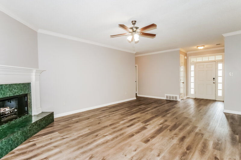 2,105/Mo, 2663 Cross Vine Cv S Memphis, TN 38016 Living Room View