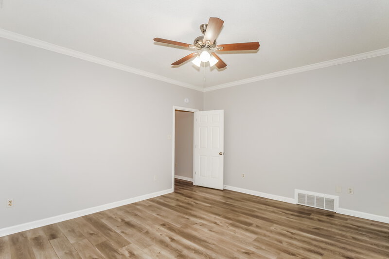 2,105/Mo, 2663 Cross Vine Cv S Memphis, TN 38016 Main Bedroom View 2