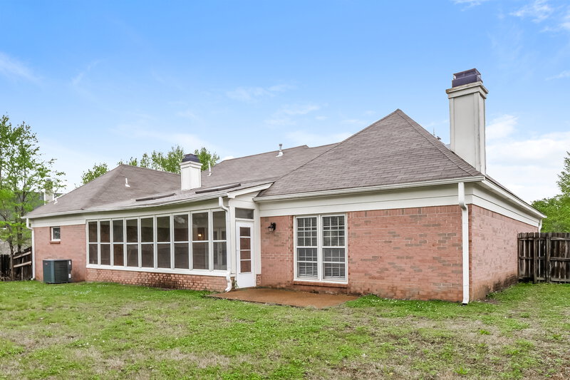 2,105/Mo, 2663 Cross Vine Cv S Memphis, TN 38016 Rear View