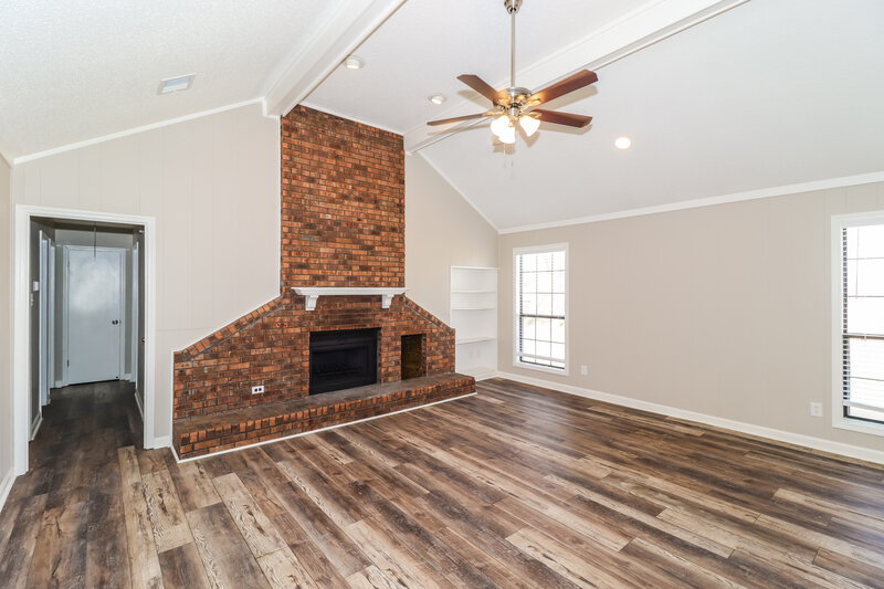 2,005/Mo, 5642 Crievewood Dr Memphis, TN 38135 Living Room View