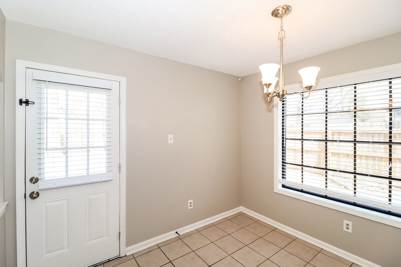 2,005/Mo, 5642 Crievewood Dr Memphis, TN 38135 Dining Room View