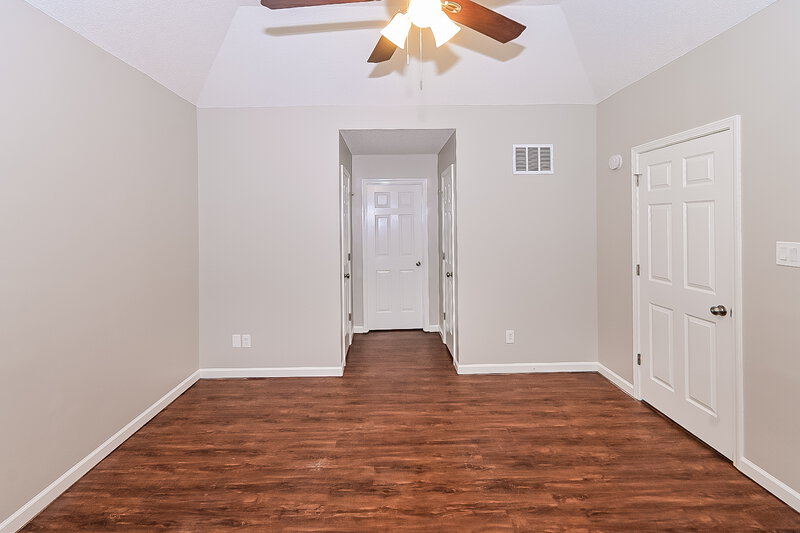 1,900/Mo, 4000 Windermere Dr Nesbit, MS 38651 Main Bedroom View