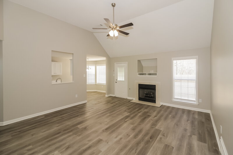 2,095/Mo, 200 Cameron Drive Oakland, TN 38060 Living Room View