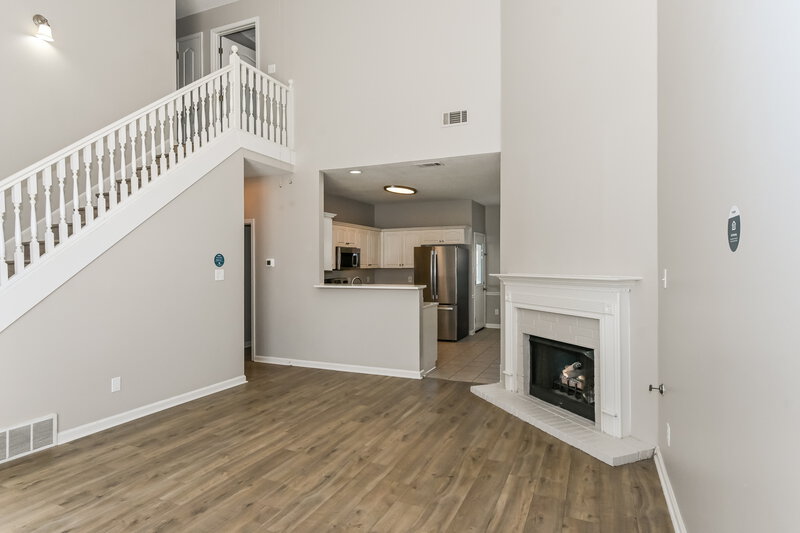 2,760/Mo, 8116 Port Douglas Dr Memphis, TN 38018 Living Room View 2