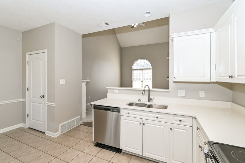 2,760/Mo, 8116 Port Douglas Dr Memphis, TN 38018 Kitchen View