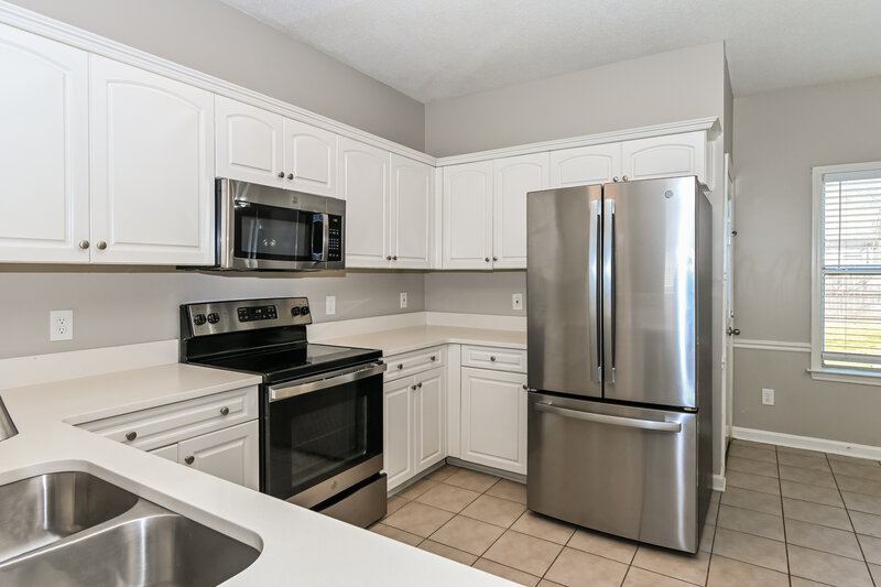 2,760/Mo, 8116 Port Douglas Dr Memphis, TN 38018 Kitchen View 2