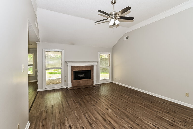 2,100/Mo, 1740 Meadow River Cv Cordova, TN 38016 Living Room View 2