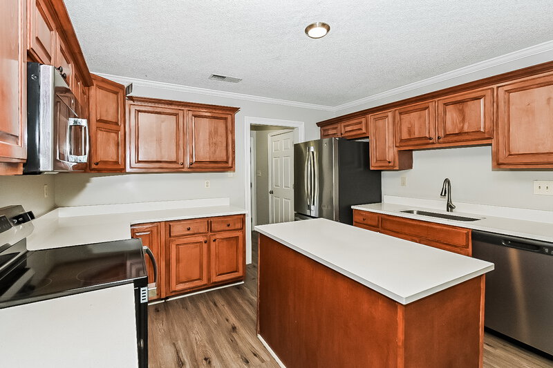2,100/Mo, 1740 Meadow River Cv Cordova, TN 38016 Kitchen View
