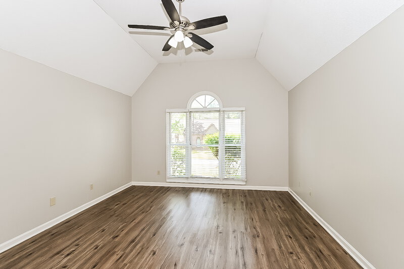 2,100/Mo, 1740 Meadow River Cv Cordova, TN 38016 Main Bedroom View