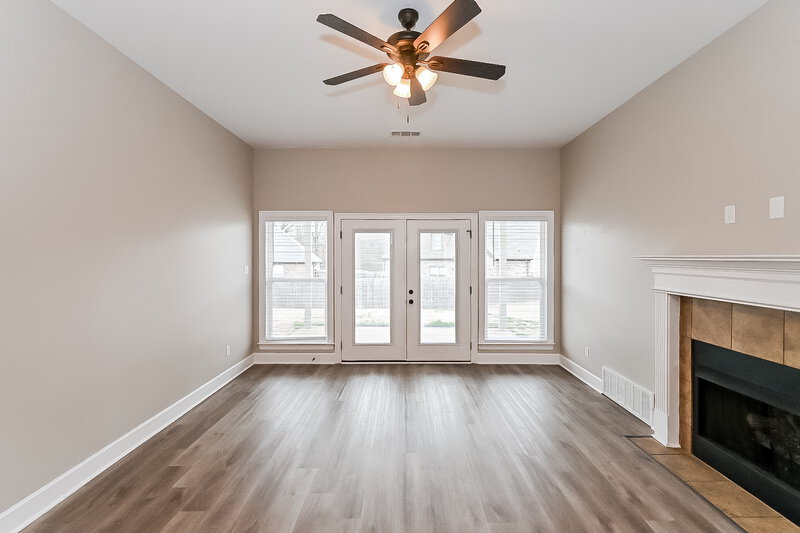 2,010/Mo, 3110 Logans Loop Hernando, MS 38632 Living Room View