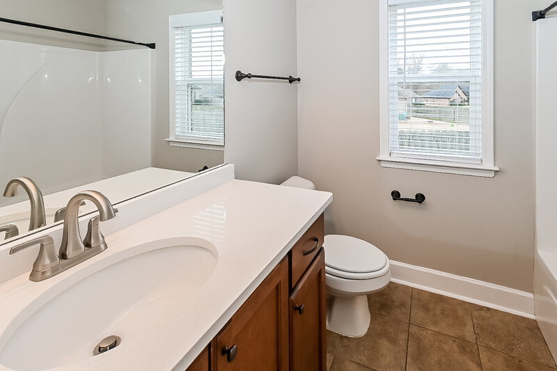 2,010/Mo, 3110 Logans Loop Hernando, MS 38632 Bathroom View