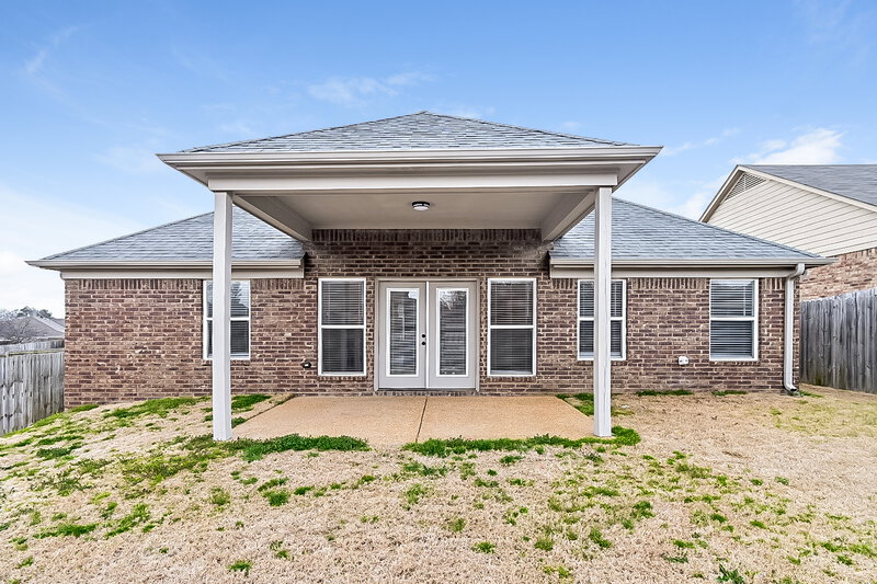 2,010/Mo, 3110 Logans Loop Hernando, MS 38632 Rear View