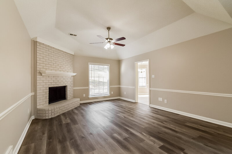 2,215/Mo, 3667 Tiffany Oaks Ln Bartlett, TN 38135 Living Room View 2