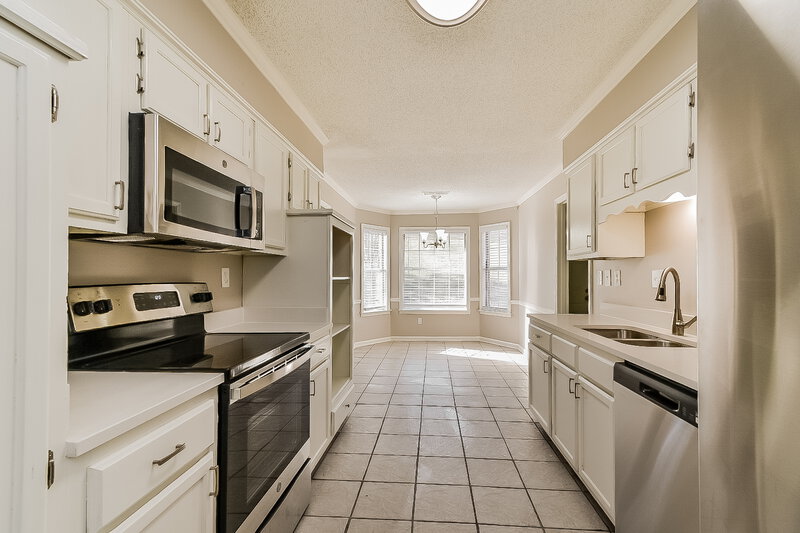 2,215/Mo, 3667 Tiffany Oaks Ln Bartlett, TN 38135 Kitchen View 2
