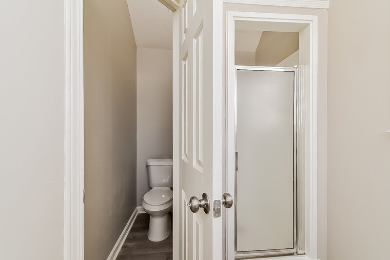 2,215/Mo, 3667 Tiffany Oaks Ln Bartlett, TN 38135 Main Bathroom View