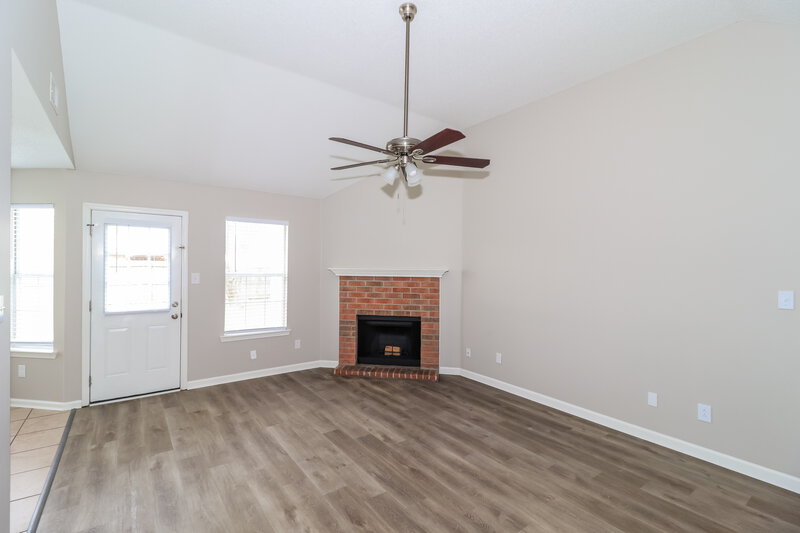 1,545/Mo, 6904 Lagrange Cir S Cordova, TN 38018 Living Room View 2