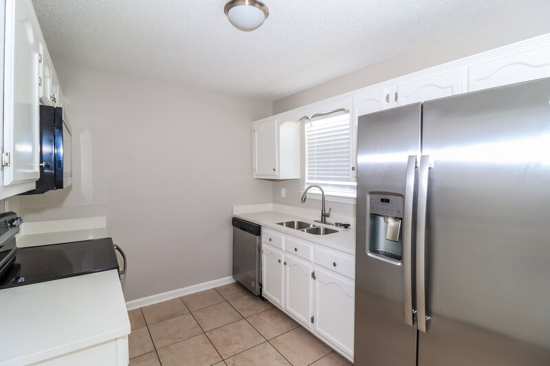 1,545/Mo, 6904 Lagrange Cir S Cordova, TN 38018 Kitchen View 2