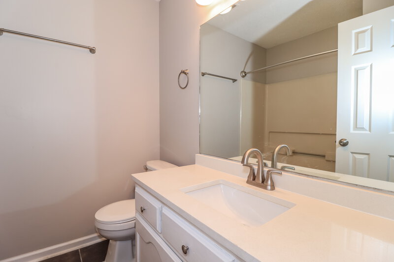 1,545/Mo, 6904 Lagrange Cir S Cordova, TN 38018 Bathroom View