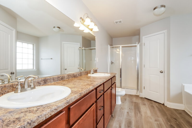 2,255/Mo, 4792 Arrowhead Ln Olive Branch, MS 38654 Main Bathroom View