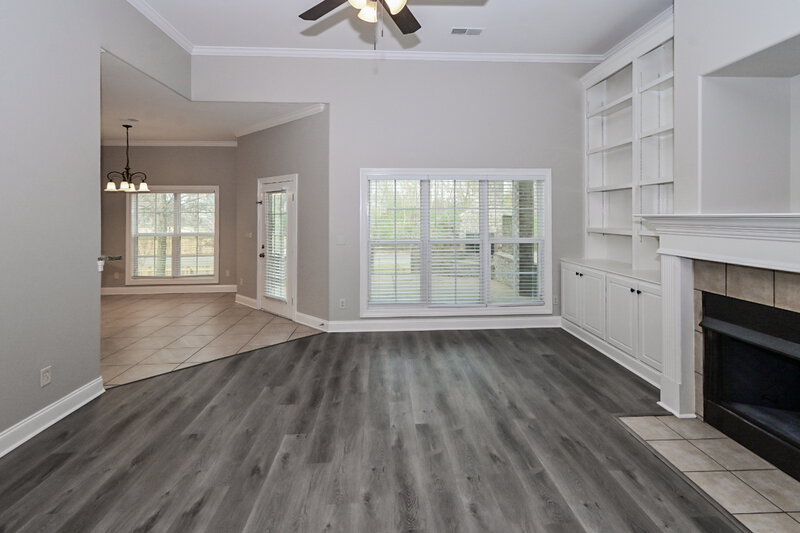 2,370/Mo, 3547 Thorn Tree Ln Southaven, MS 38672 Living Room View 2