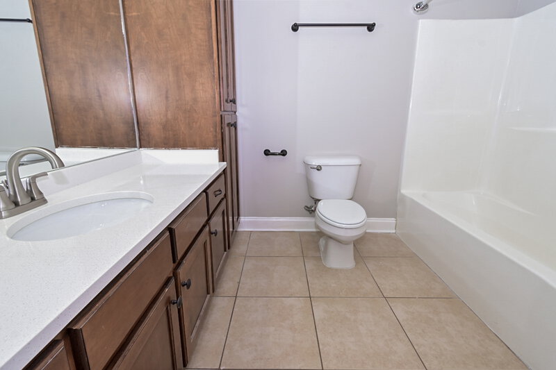 2,370/Mo, 3547 Thorn Tree Ln Southaven, MS 38672 Bedroom View 2