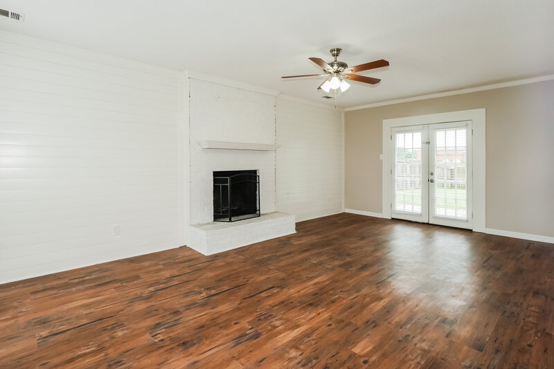 1,800/Mo, 7733 Deerfield Trce Memphis, TN 38133 Living Room View
