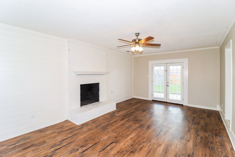 2,060/Mo, 7733 Deerfield Trce Memphis, TN 38133 Living Room View