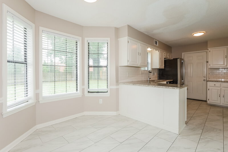 1,800/Mo, 7733 Deerfield Trce Memphis, TN 38133 Breakfast Nook View