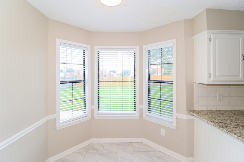 2,060/Mo, 7733 Deerfield Trce Memphis, TN 38133 Breakfast Nook View